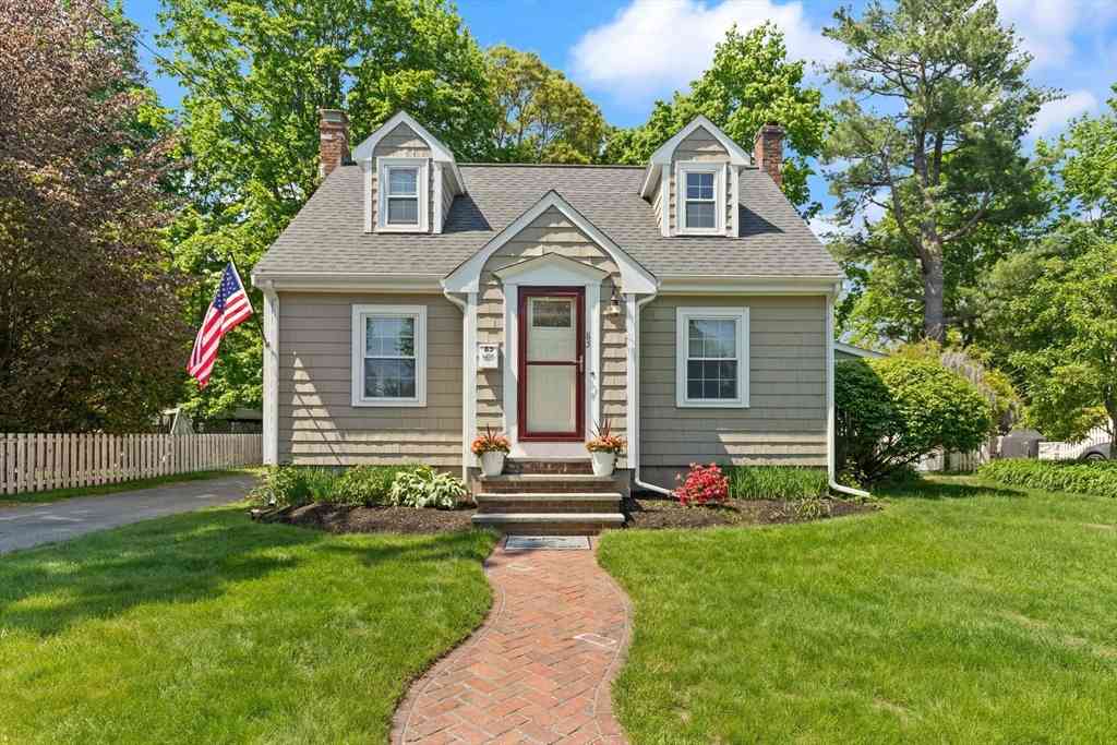 Homes For Sale - 85 Mineral Street<br/> Middlesex County, Reading, MA 01867