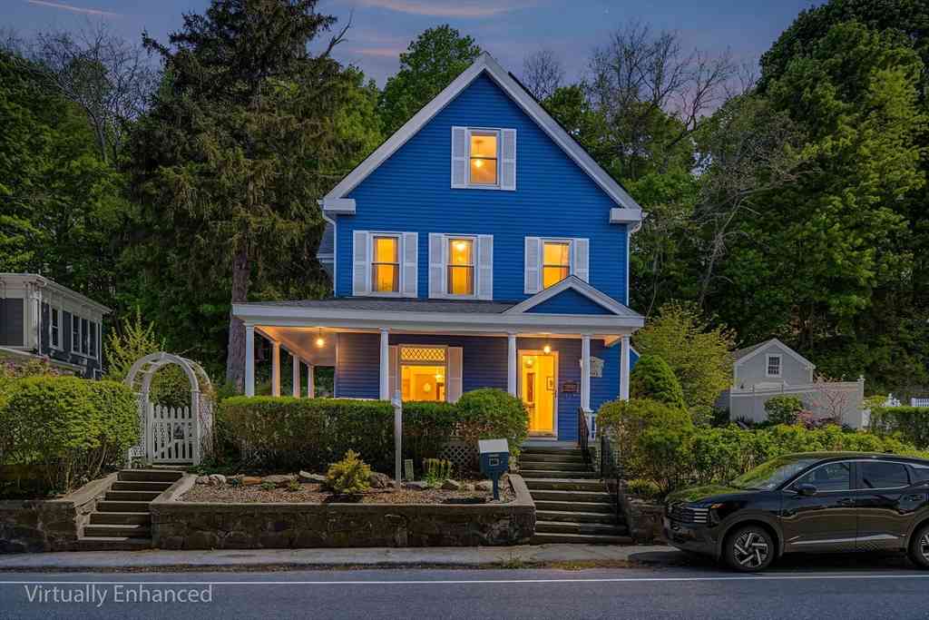 Homes For Sale - 468 Main St<br/> Essex County, Amesbury, MA 01913