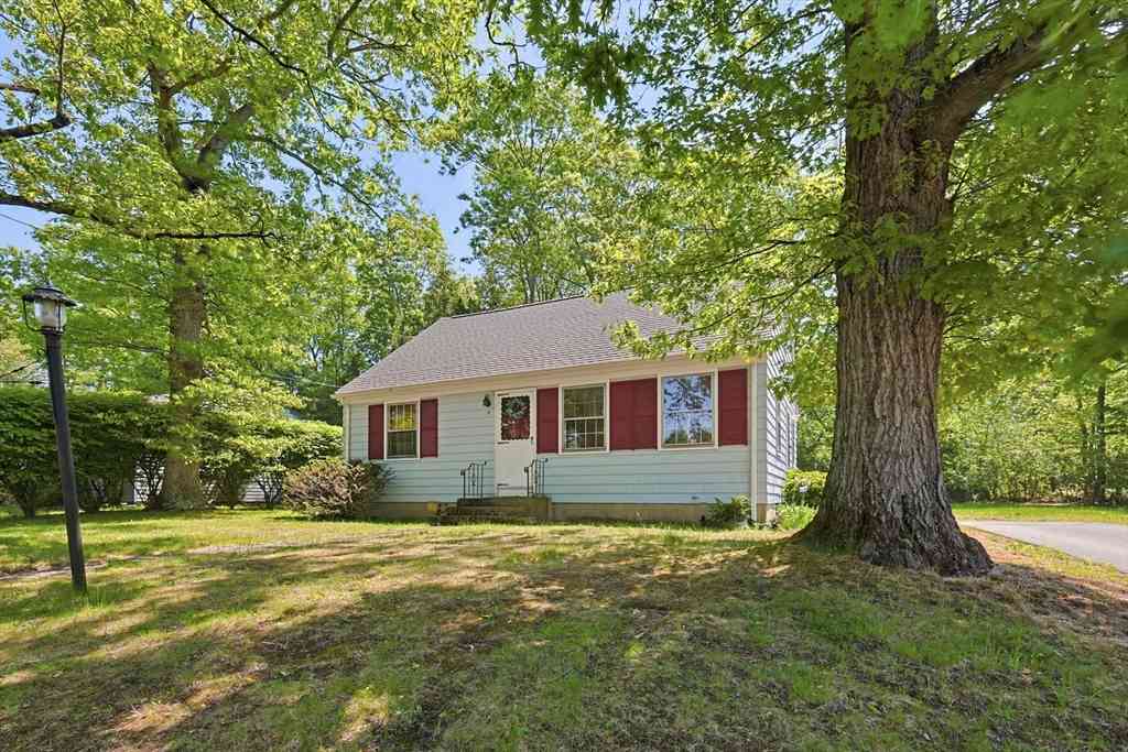 Homes For Sale - 5 Robin Hood Dr.<br/> Seekonk, MA 02771