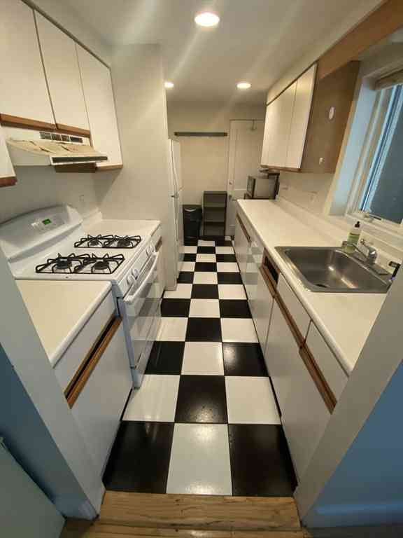 Apartment For Rent - 11 Story #4<br/> Cambridge, MA 02138