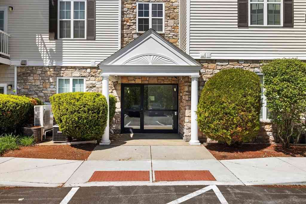 Condo For Rent - 21 Hampshire Rd #101<br/> Methuen, MA 01844