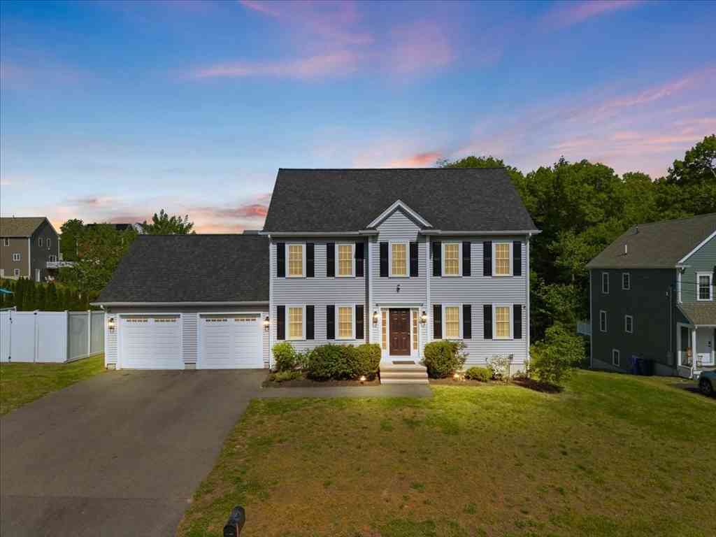 Homes For Sale - 36 Cranesbill Rd<br/> Taunton, MA 02780
