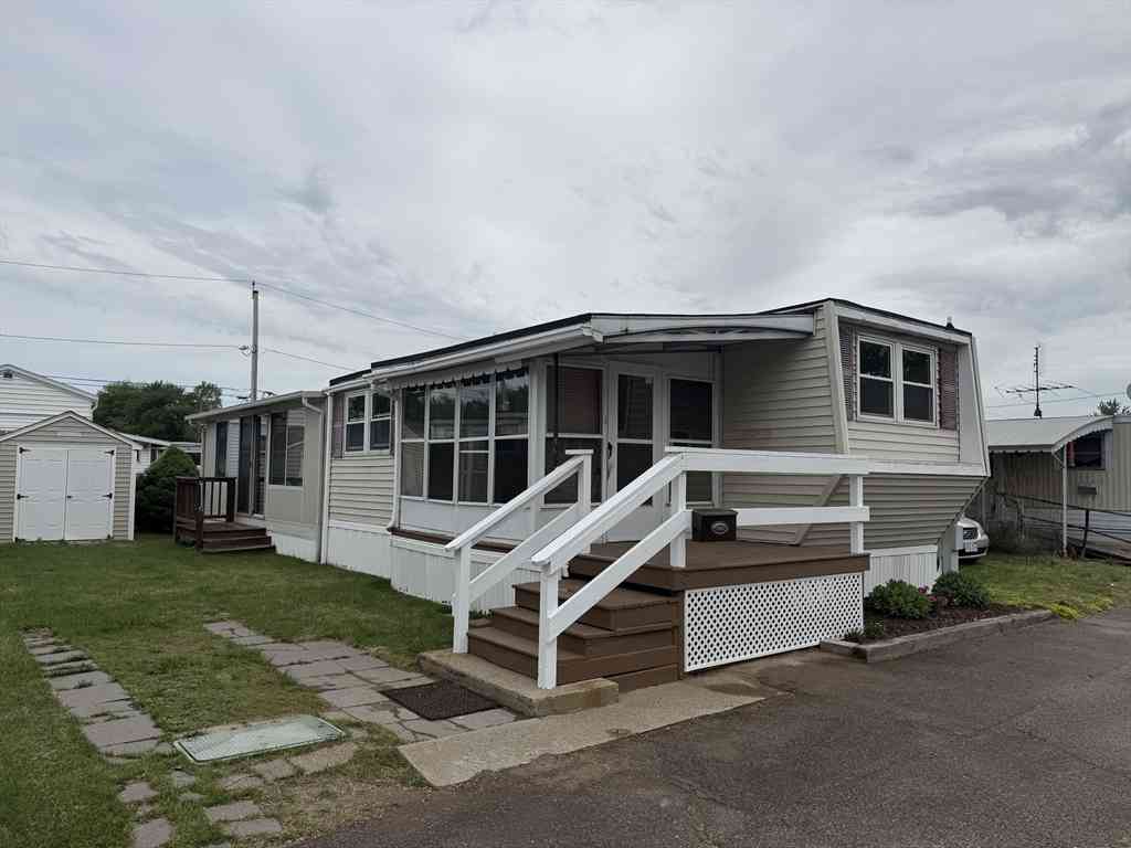 Mobile Home For Sale - 300 East Washington St #5R<br/> North Attleboro, MA 02760
