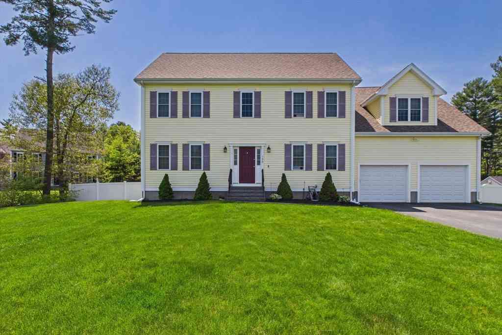 Homes For Sale - 136 Forbes Rd<br/> Rochester, MA 02770