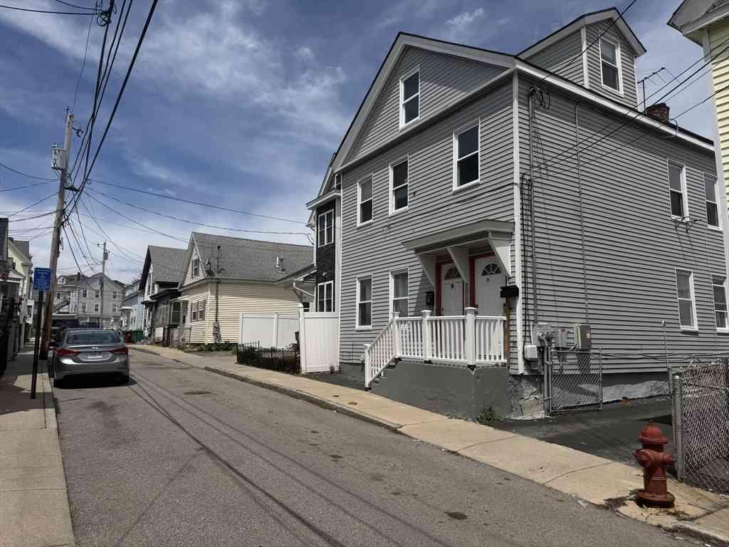 Apartment For Rent - 26 Abbott #2<br/> Lowell, MA 01852