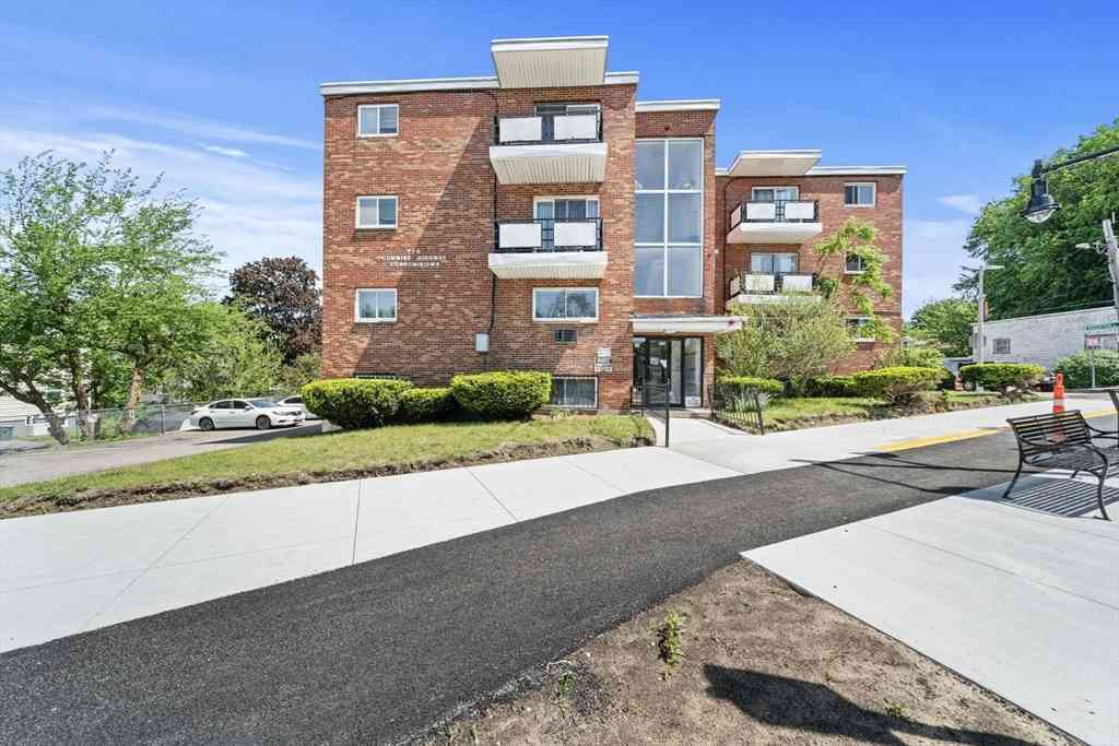 Condo For Sale - 770 Cummins Hwy #1<br/> Boston, MA 02126