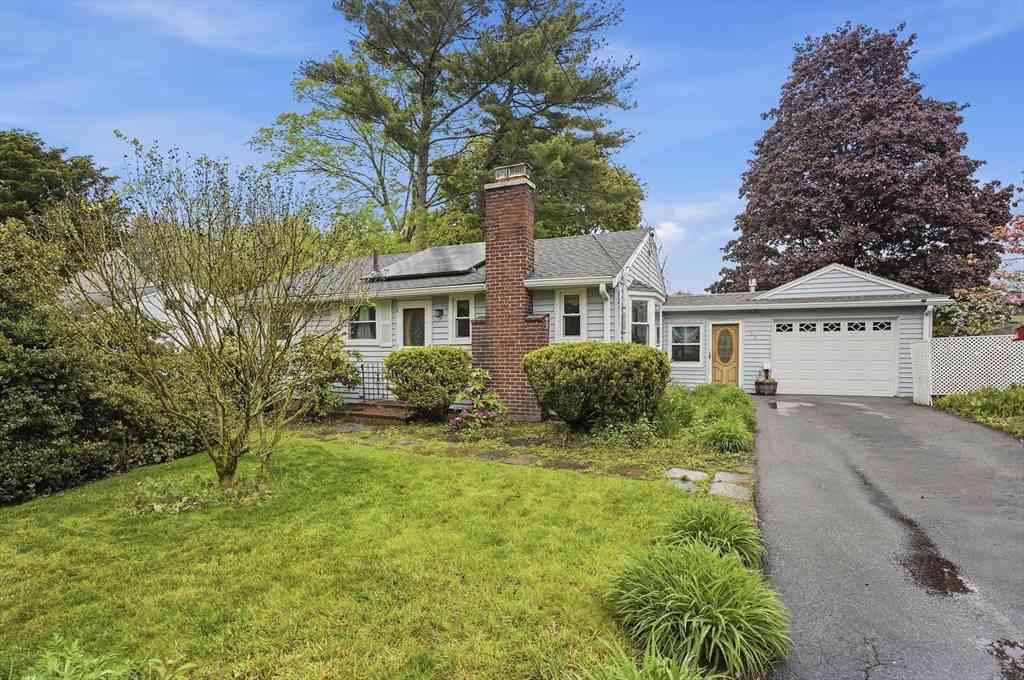Homes For Sale - 35 Burnham Road<br/> Lowell, MA 01852