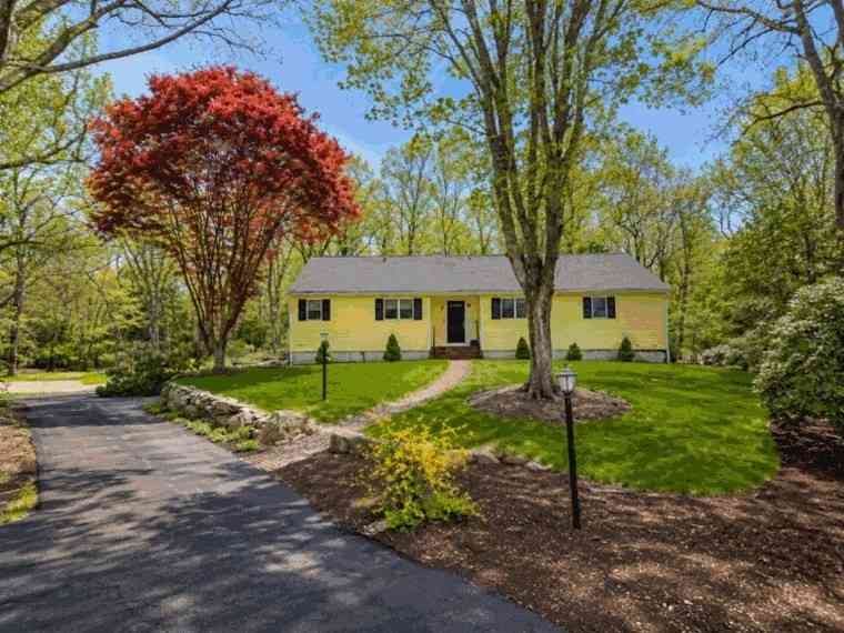 Homes For Sale - 126 Ambleside Drive<br/> Barnstable County, Falmouth, MA 02540
