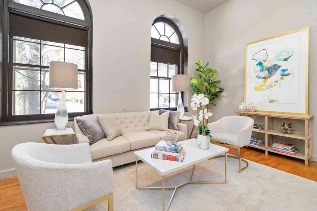 Apartment For Rent - 60 W Glen Rd #101<br/> Brookline, MA 02445
