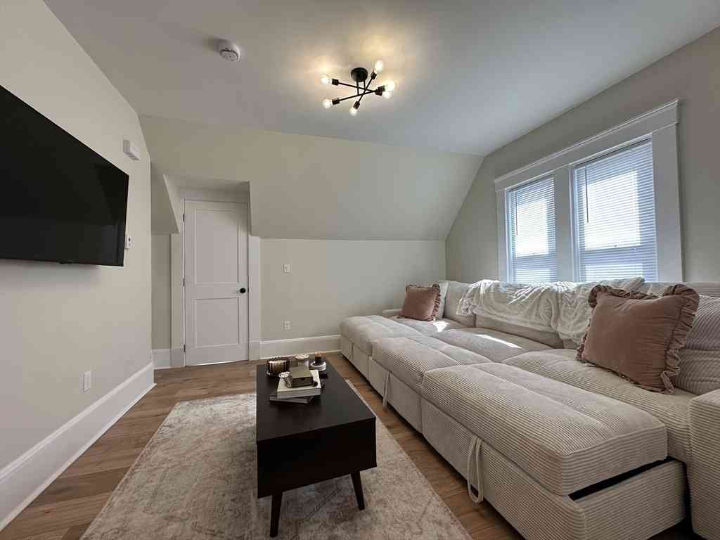 Apartment For Rent - 304 Main St #2<br/> Winthrop, MA 02152