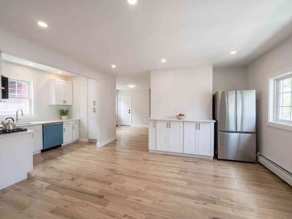 Apartment For Rent - 10 Pearl #2<br/> Everett, MA 02149