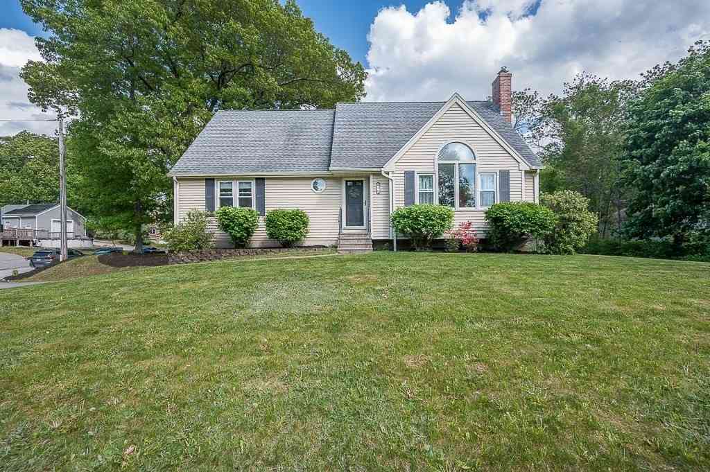 Homes For Sale - 16 Herricks Ln<br/> Worcester County, Millbury, MA 01527
