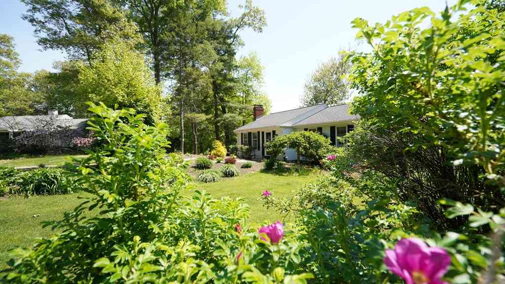 Homes For Sale - 70 Westwood Park Circle<br/> Attleboro, MA 02703