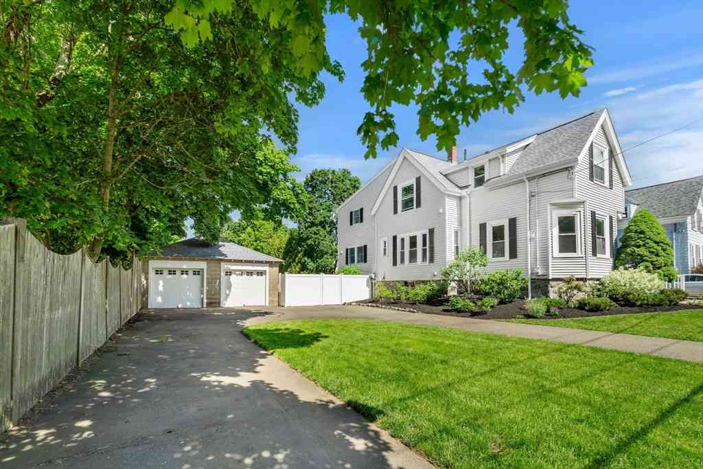 Homes For Sale - 2 Swains Pond Ave<br/> Melrose, MA 02176