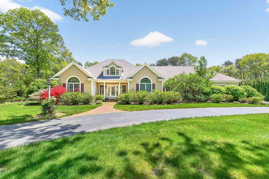 Homes For Sale - 382 Falmouth Woods Rd<br/> Falmouth, MA 02536