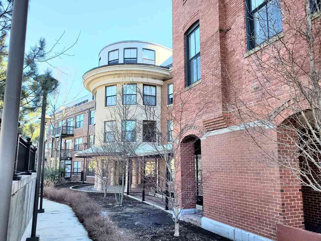 Condo For Rent - 110 Cypress St #PH10<br/> Brookline, MA 02445