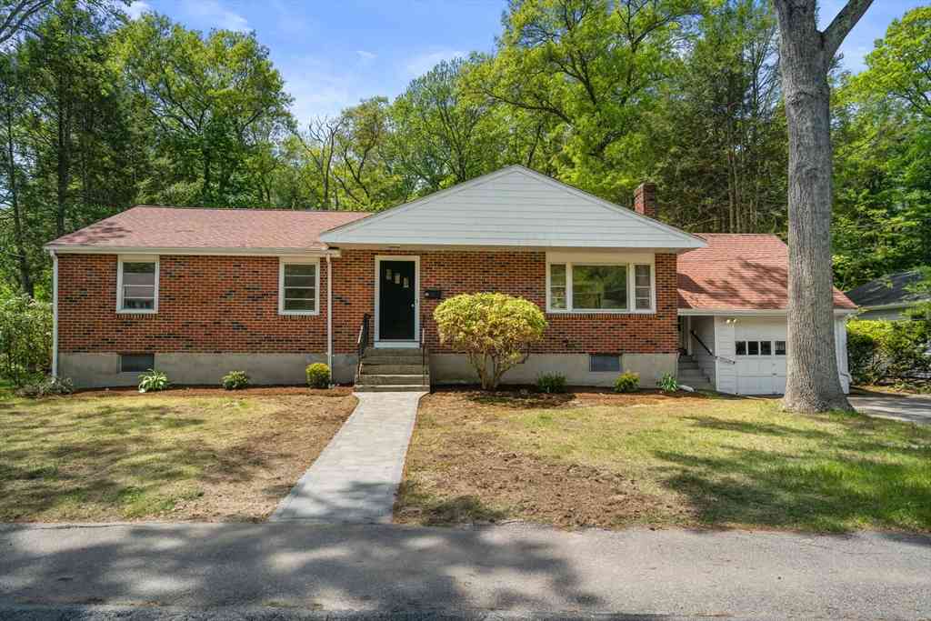 Homes For Sale - 10 Roberta Road<br/> Norfolk County, Sharon, MA 02067