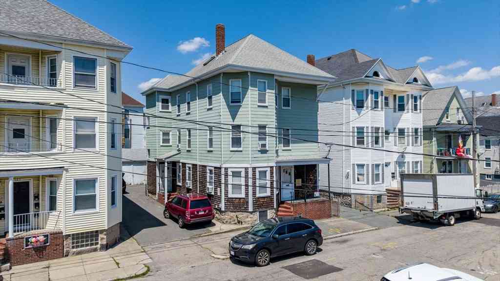 Homes For Rent - 131 Whitman St<br/> New Bedford, MA 02745