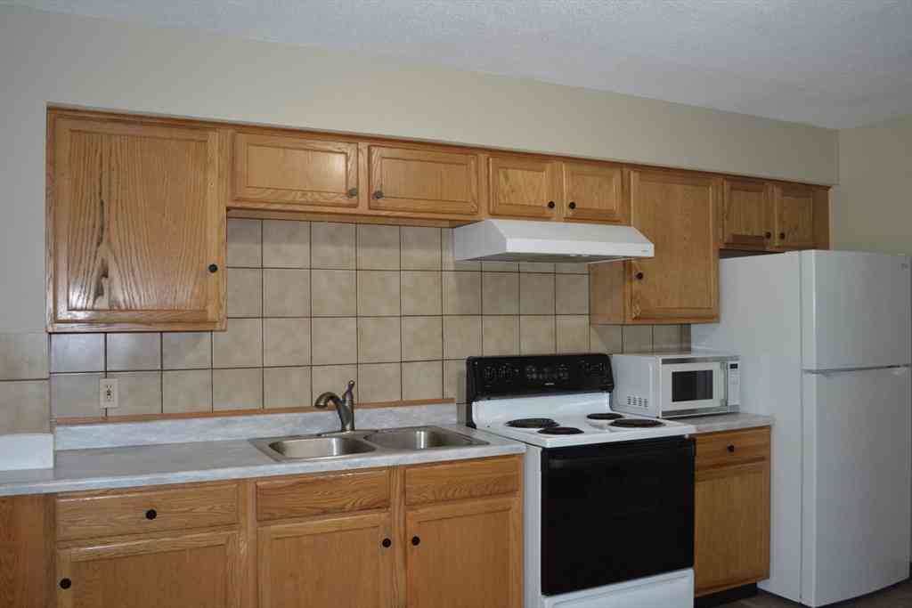 Homes For Rent - 100 Springfield St. #1<br/> Palmer, MA 01080
