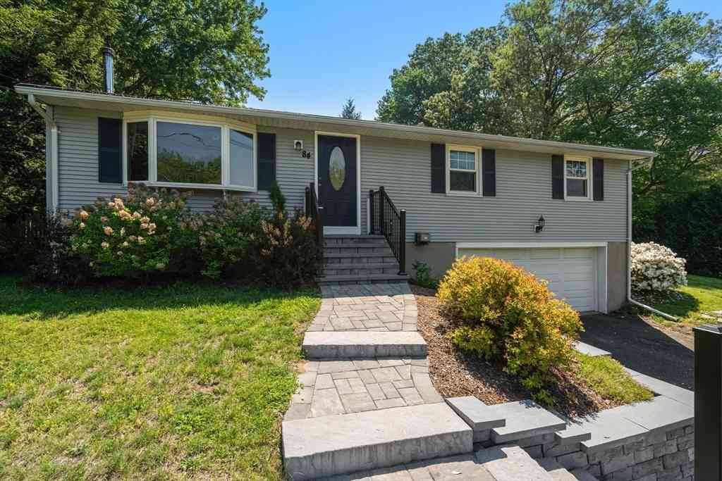 Homes For Sale - 84 Alvord Street<br/> Hampshire County, South Hadley, MA 01075