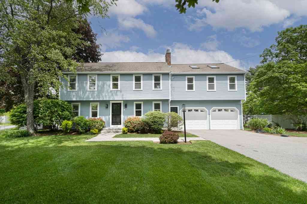 Homes For Sale - 130 Pleasant St<br/> Worcester County, Northborough, MA 01532