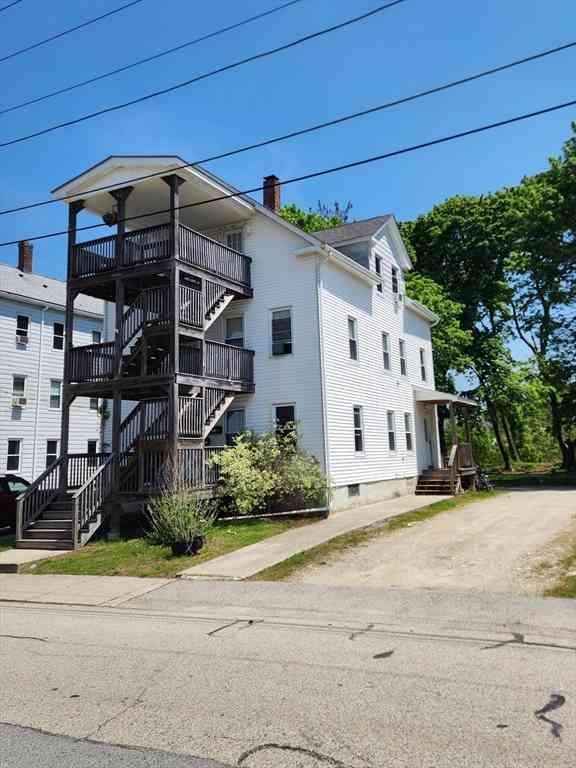 Homes For Rent - 22 Robinson St<br/> Webster, MA 01570