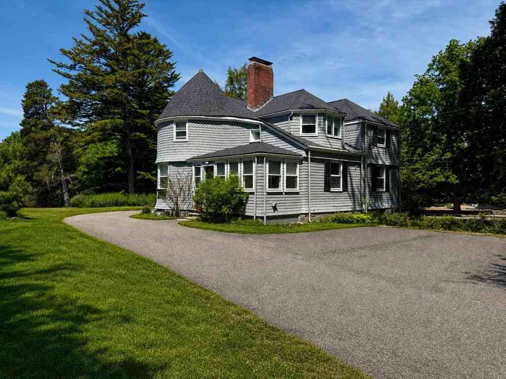 Homes For Rent - 149 Elm Street #1<br/> Easton, MA 02356
