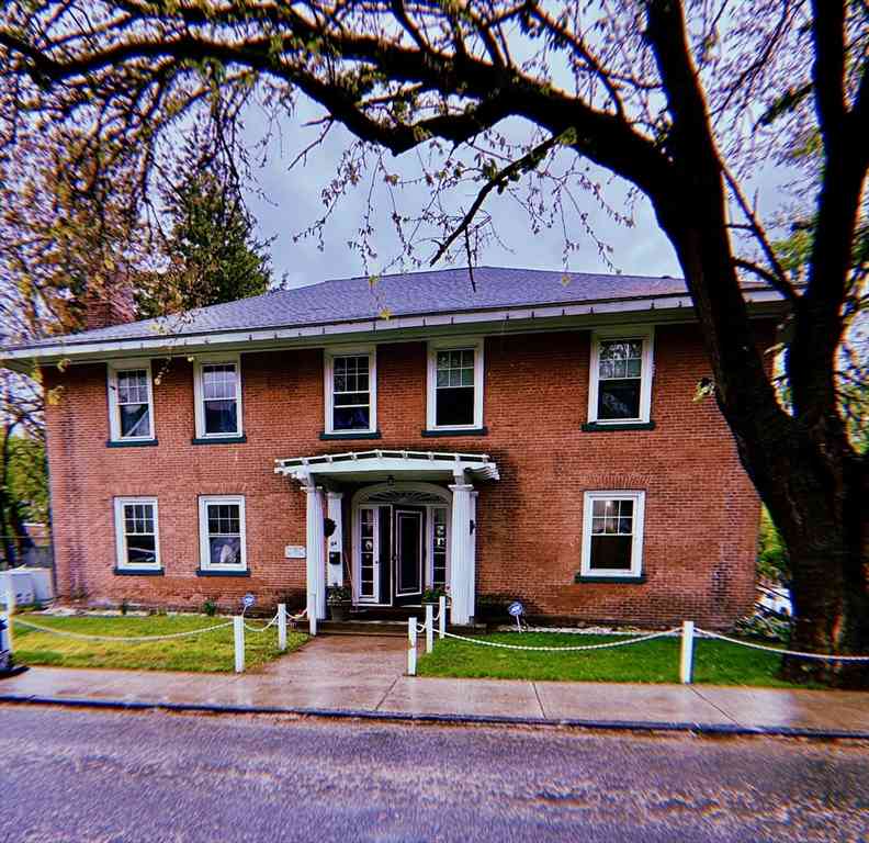 Homes For Sale - 54 Ridgewood Pl<br/> Springfield, MA 01103