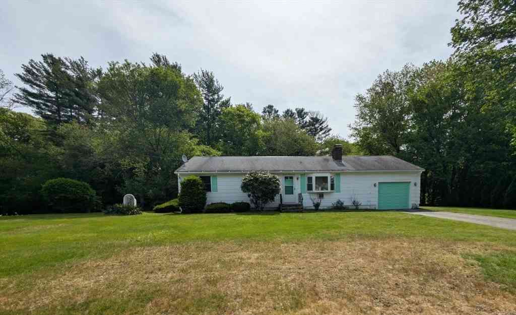 Homes For Sale - 7 Birchwood Dr<br/> Worcester County, Webster, MA 01570