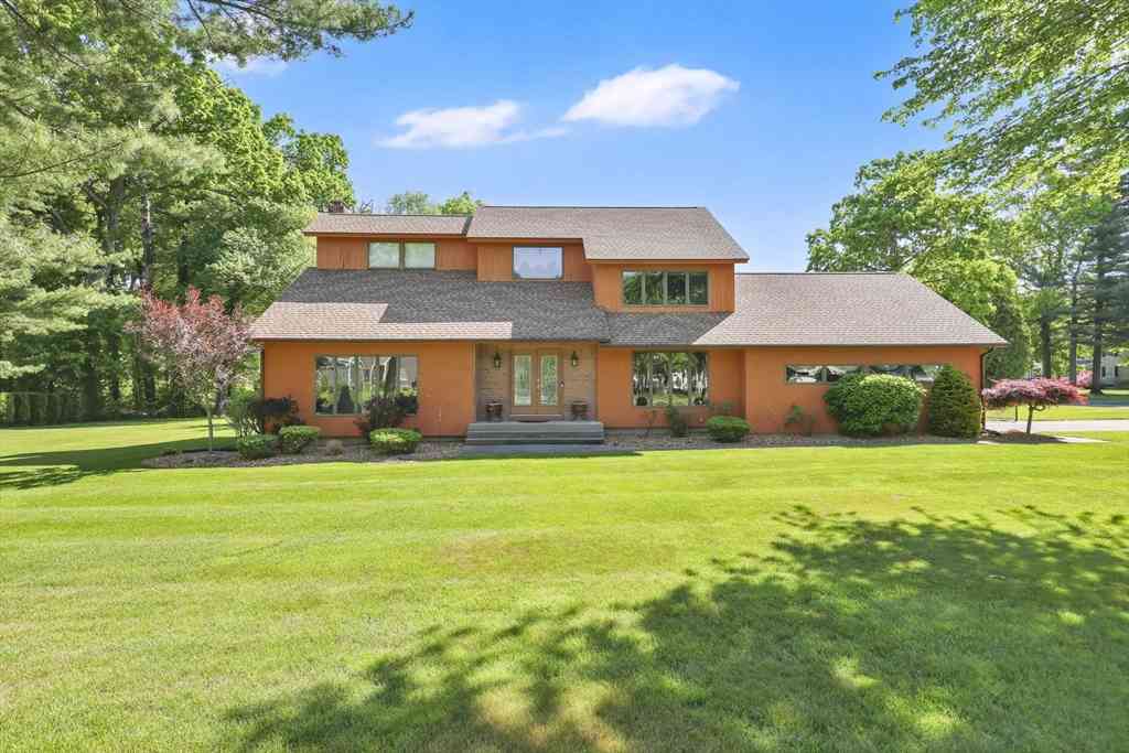 Homes For Sale - 38 Evergreen Dr<br/> Hampden County, East Longmeadow, MA 01028