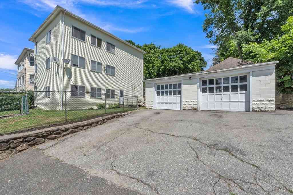 Multifamily For Rent - 125 Cross St<br/> Southbridge, MA 01550