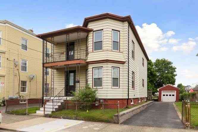 Multifamily For Sale - 10 Richard Street<br/> Essex County, Lynn, MA 01905