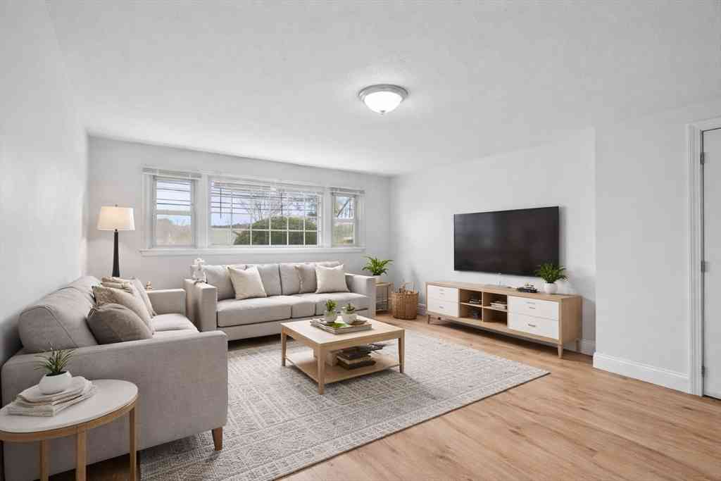 Condo For Rent - 121 Cambridge Rd #2<br/> Woburn, MA 01801