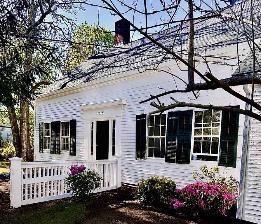 Homes For Sale - 1015 Hortonville Rd<br/> Bristol County, Swansea, MA 02777