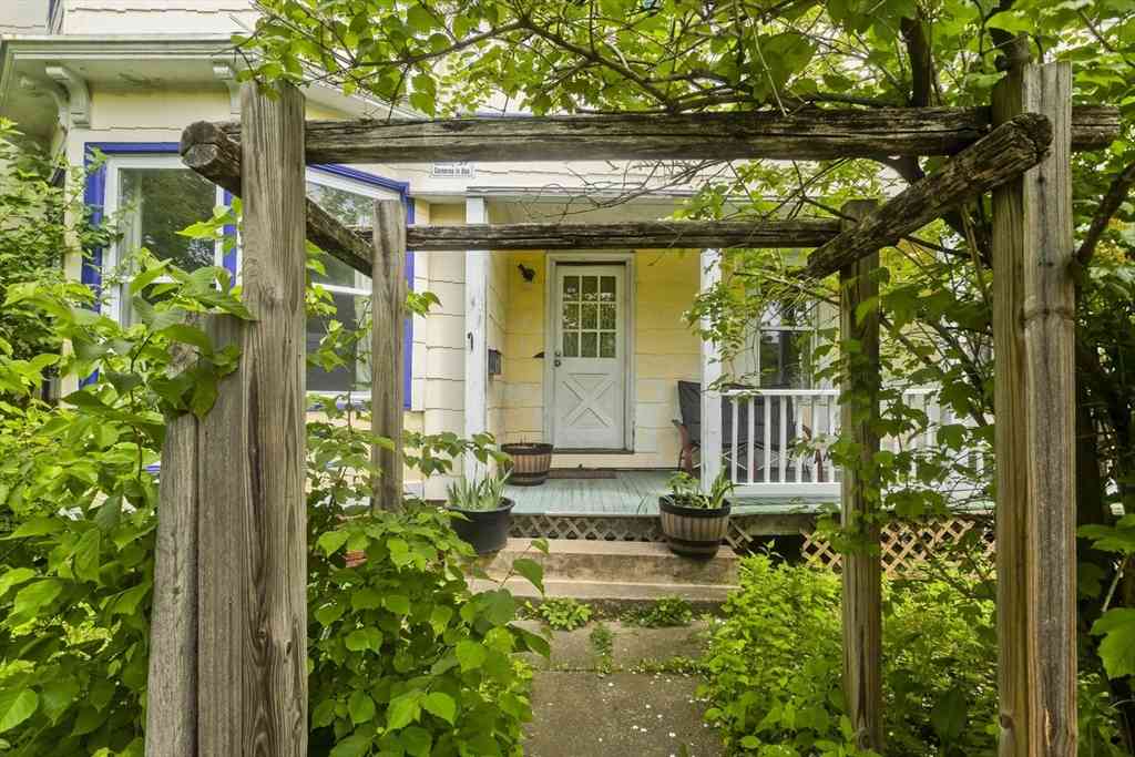 Multifamily For Rent - 146 Beech St.<br/> Holyoke, MA 01040