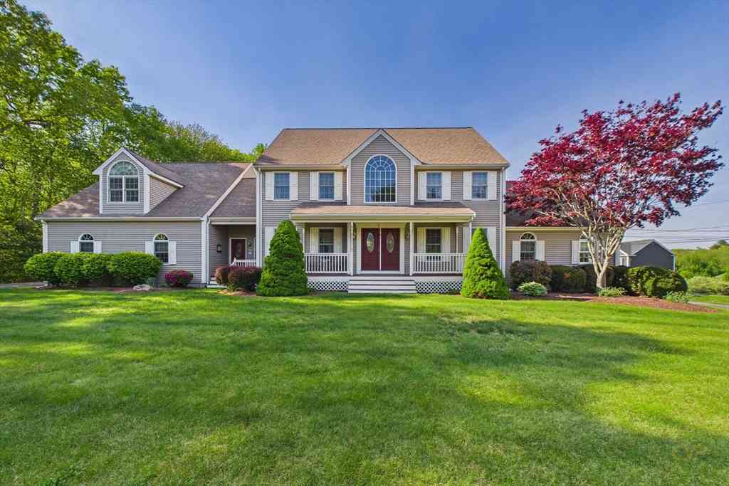 Homes For Sale - 7 Jocelyn Cir<br/> Taunton, MA 02780