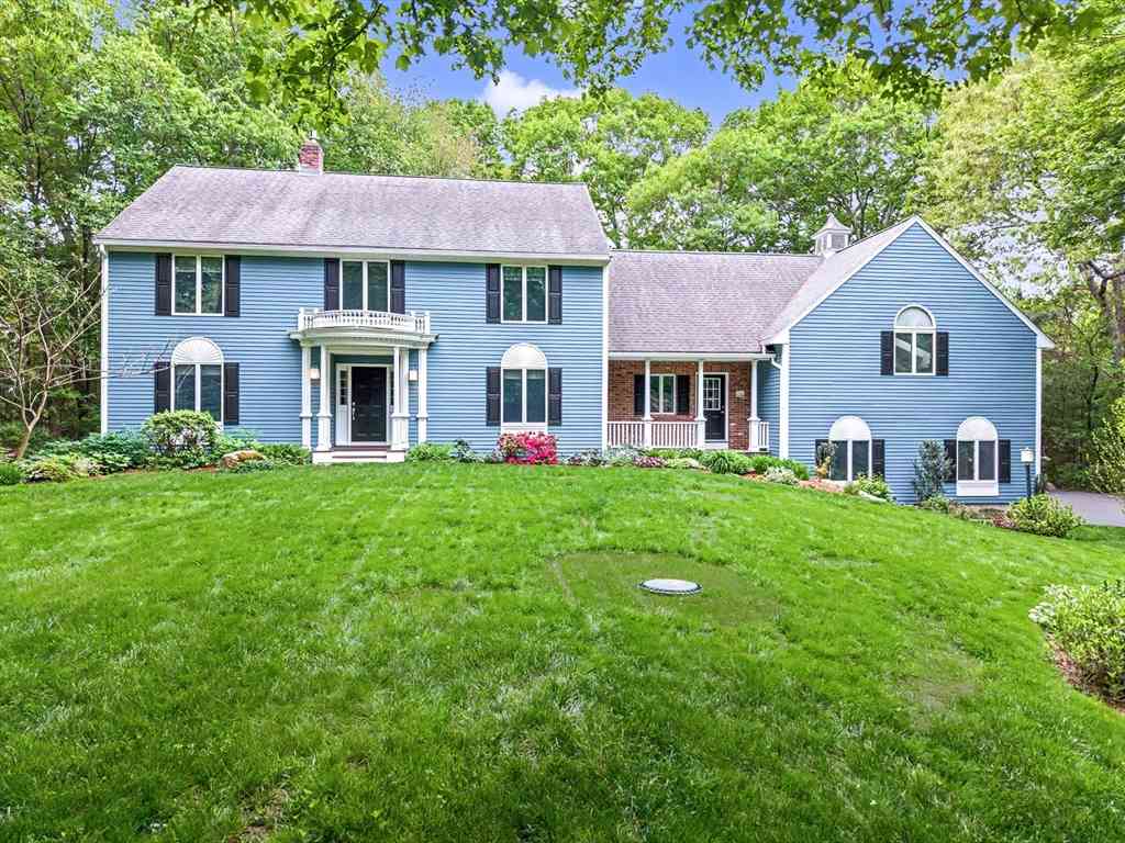 Homes For Sale - 10 Benson Rd<br/> Hopkinton, MA 01748