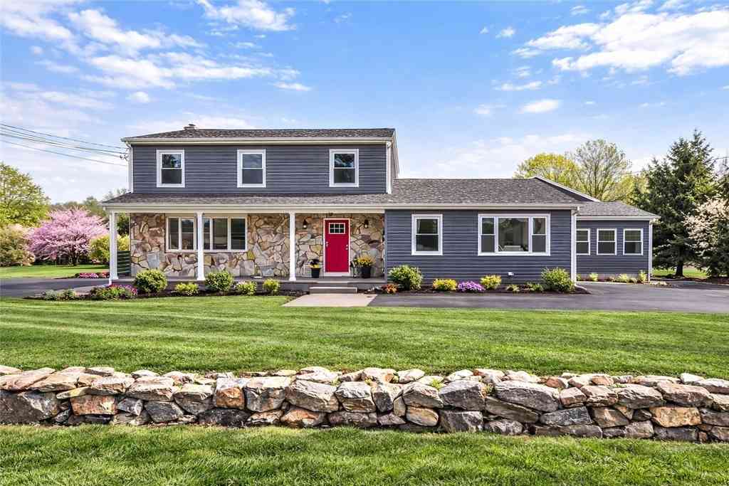 Homes For Sale - 36 Kinnicutt Ave<br/> Bristol County, Warren, RI 02885