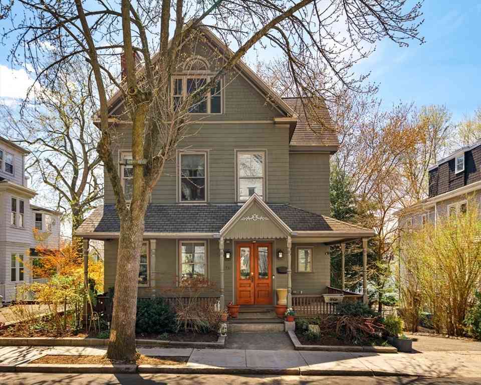 Homes For Sale - 70 Oxford St<br/> Middlesex County, Somerville, MA 02143