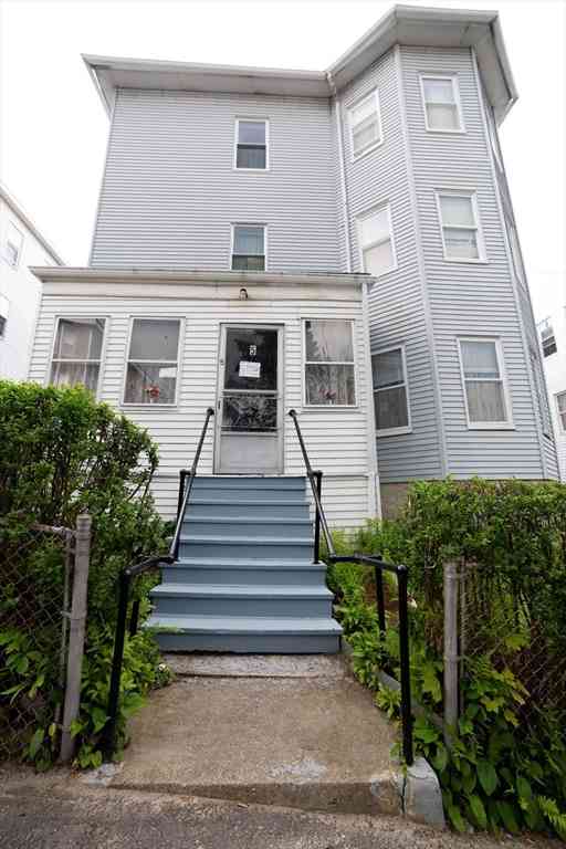 Homes For Rent - 5 Suffield St<br/> Worcester, MA 01610
