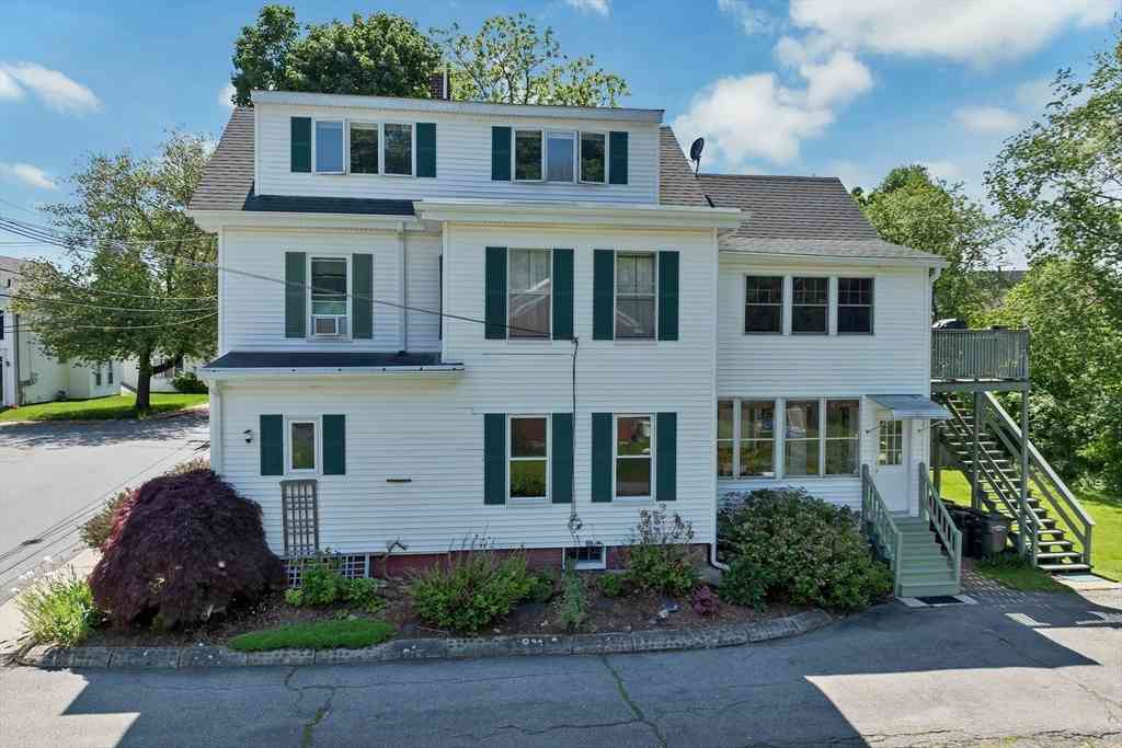 Apartment For Rent - 23 Chester Street #1<br/> Amesbury, MA 01913