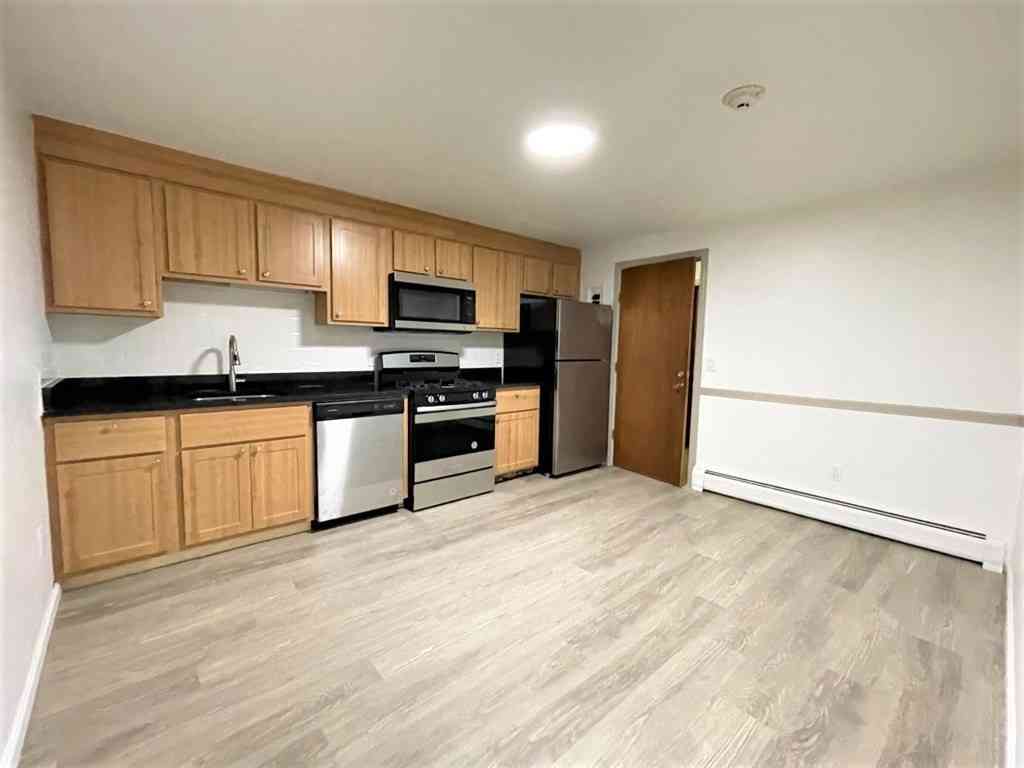 Apartment For Rent - 4 Dodge Rd #1-A10<br/> Rowley, MA 01969