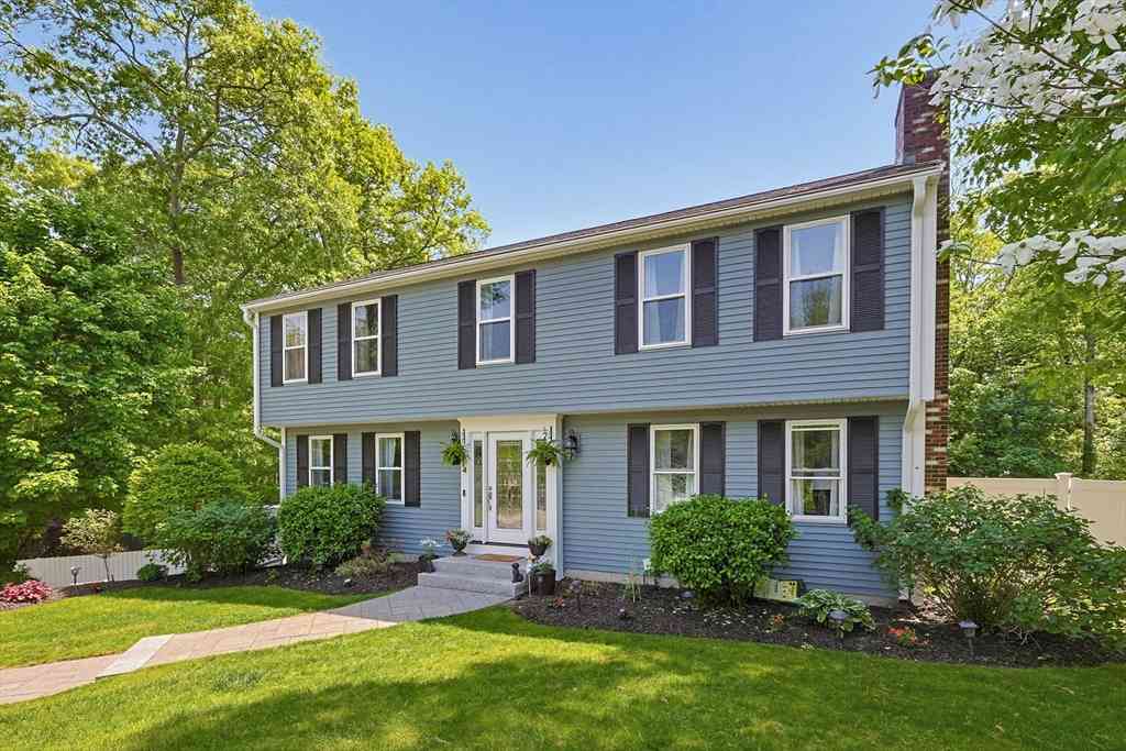 Homes For Sale - 14 Narcissus Ct<br/> North Attleboro, MA 02760