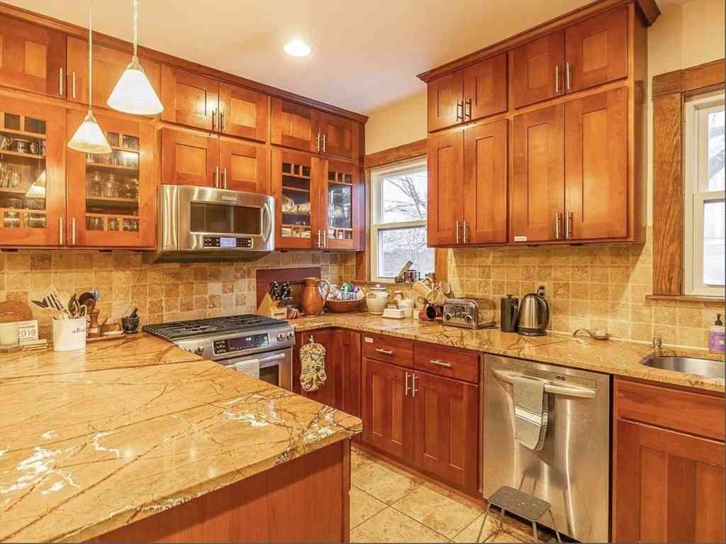 Apartment For Rent - 236 Concord Ave. #-2<br/> Cambridge, MA 02138