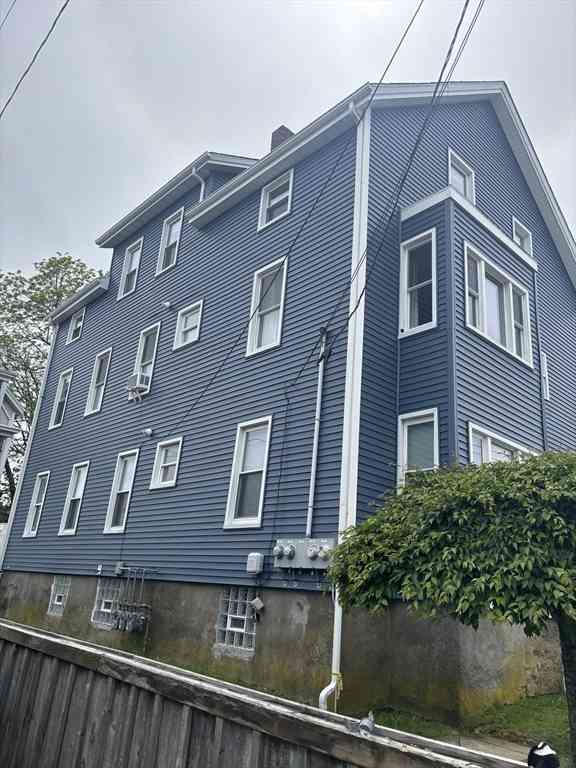 Multifamily For Rent - 47 Summerfield St<br/> Fall River, MA 02720