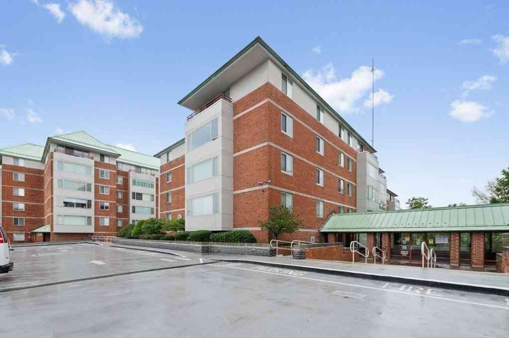 Condo For Sale - 183 Oak Street #405<br/> Newton, MA 02464