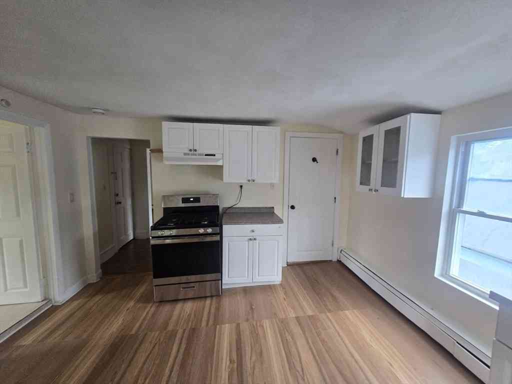 Apartment For Rent - 111 Brookline Street #3<br/> Lynn, MA 01902