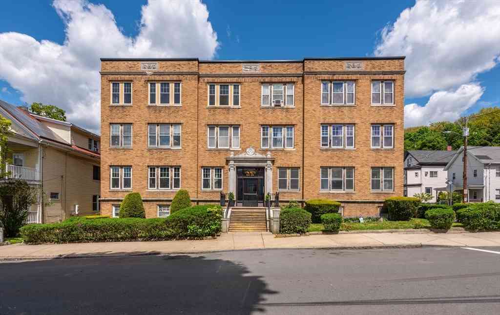 Condo For Sale - 86 Tudor Street #1<br/> Chelsea, MA 02150