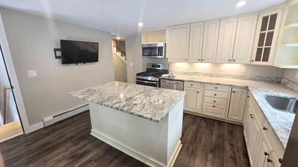 Apartment For Rent - 15 Central Street #4<br/> Georgetown, MA 01833