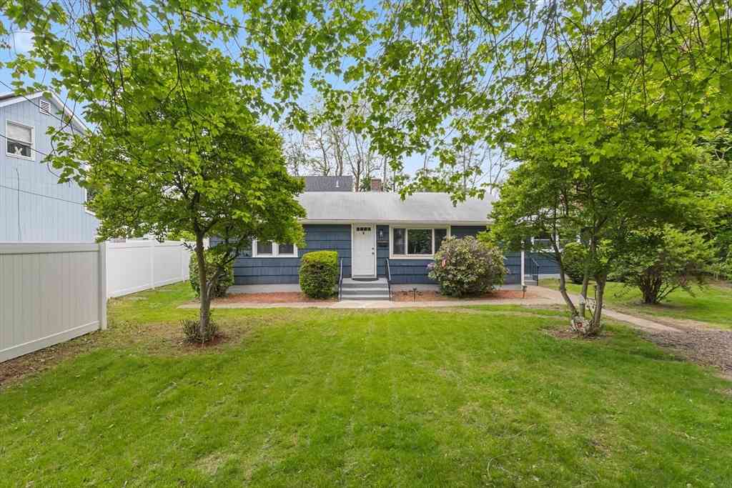 Homes For Sale - 5 Phoenix St<br/> Worcester, MA 01604